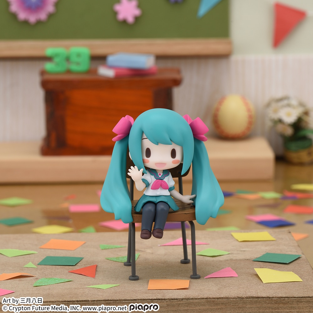 情報】SEGA《初音未來》景品趴姿玩偶、坐姿模型、ぶーたVer.模型