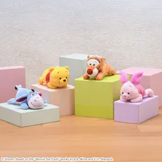 くまのプーさん　赤いほっぺ　寝そべり　マスコット