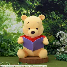 くまのプーさん LLぬいぐるみ 読書Ver.｜プライズ・くじ・グッズ情報